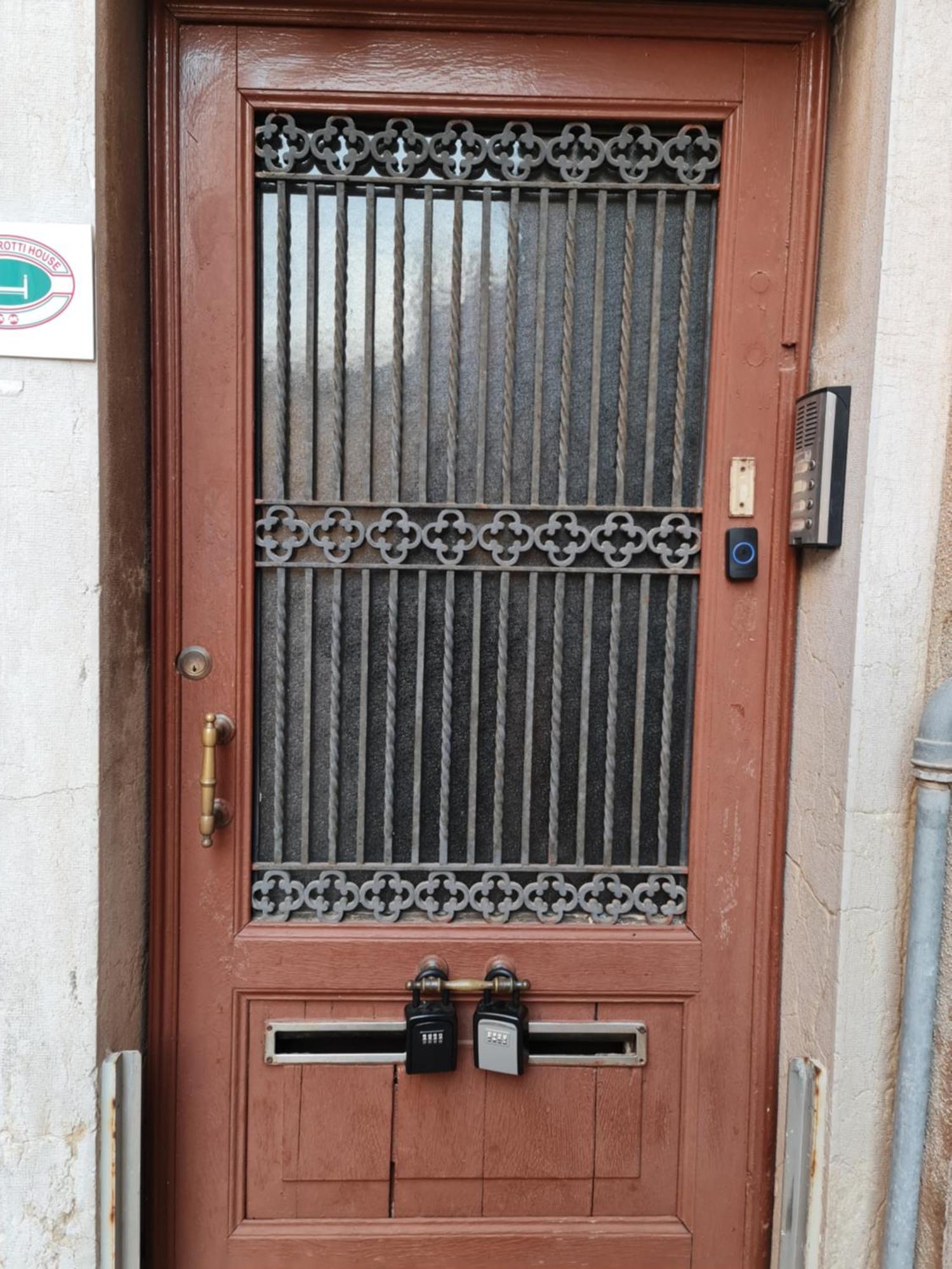 Pavarotti Veneţia Exterior foto